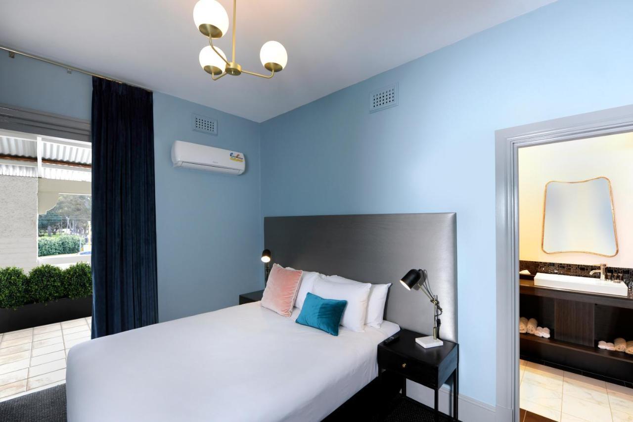 The Stirling Arms Hotel Perth Esterno foto