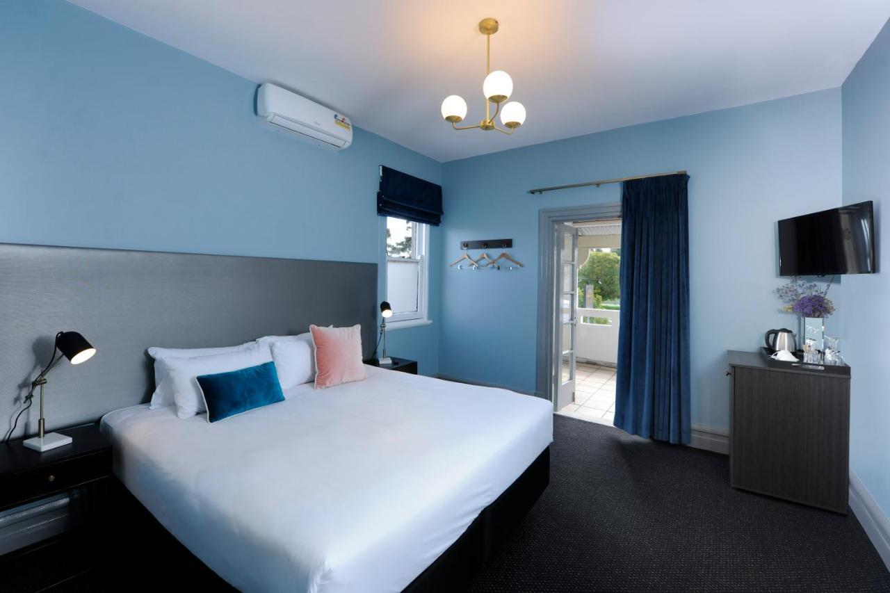 The Stirling Arms Hotel Perth Esterno foto