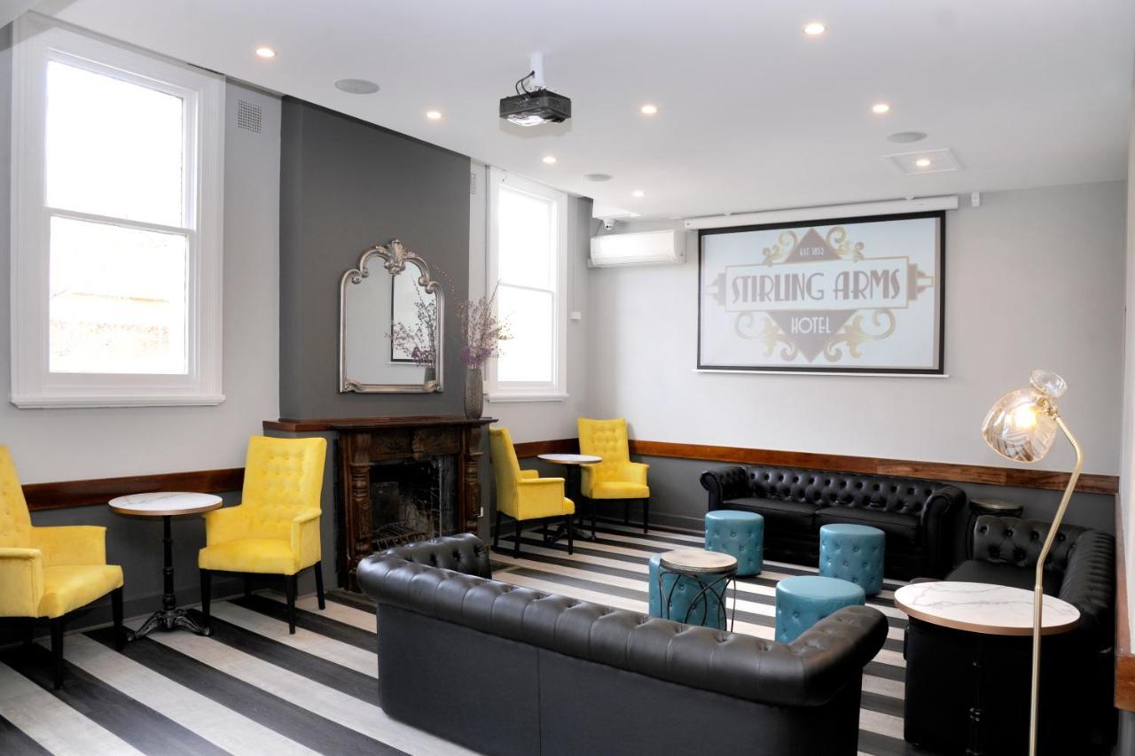 The Stirling Arms Hotel Perth Esterno foto